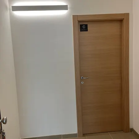 Santa Chiara Apartament *