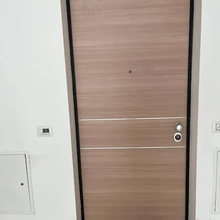 Santa Chiara Apartment *